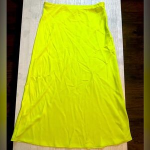 Silk forever21 skirt never worn. large